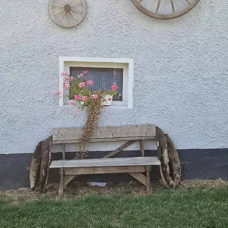 Gutshof Und Proft Apartmán *